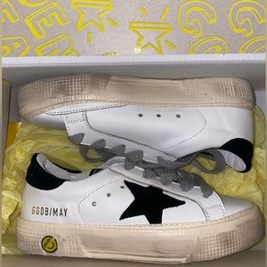 KIDS GOLDEN GOOSE SNEAKER.SIZE 30.Perfect condition,never worn(were too small)